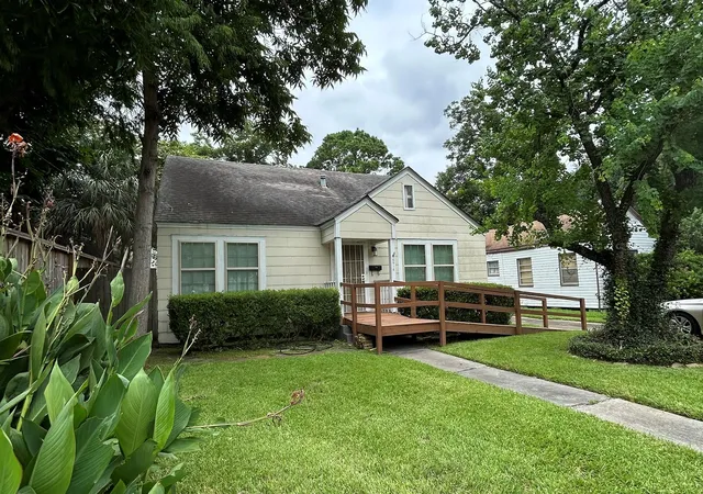 Photo 1 of Sale Pending at 6614 Weslayan St, Houston, TX 77005 | MLS# 86723060 | Listing updated on 2026-09-17