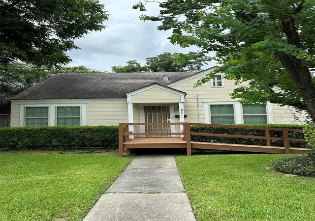 Photo 3 of Sale Pending at 6614 Weslayan St, Houston, TX 77005 | MLS# 86723060 | Listing updated on 2026-09-17