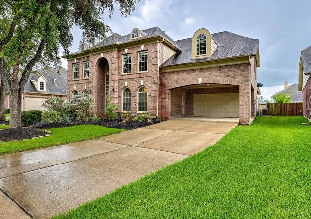 3rd image of 5906 Indian Hills Ln, Sugar Land, TX 77479 | MLS# 33133894