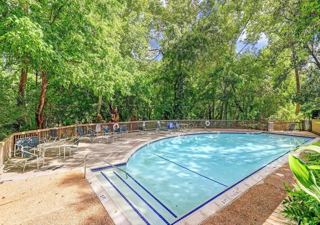 Homes for sale in Houston, TX | 10 S Briar Hollow Ln #15, Houston, TX 77027 | MLS# 84415512