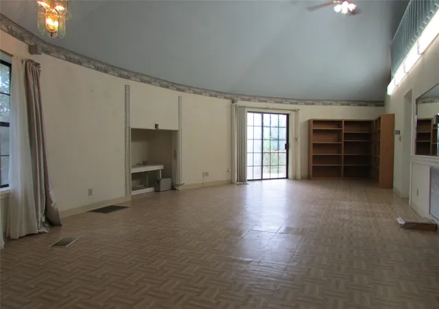Photo 2 of Single family home for sale at 9 Mars, Huntsville, TX 77340 | MLS# 97246521 | Listing updated on 2026-08-27