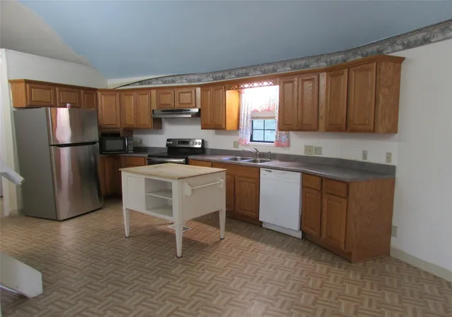 Photo 3 of Single family home for sale at 9 Mars, Huntsville, TX 77340 | MLS# 97246521 | Listing updated on 2026-08-27