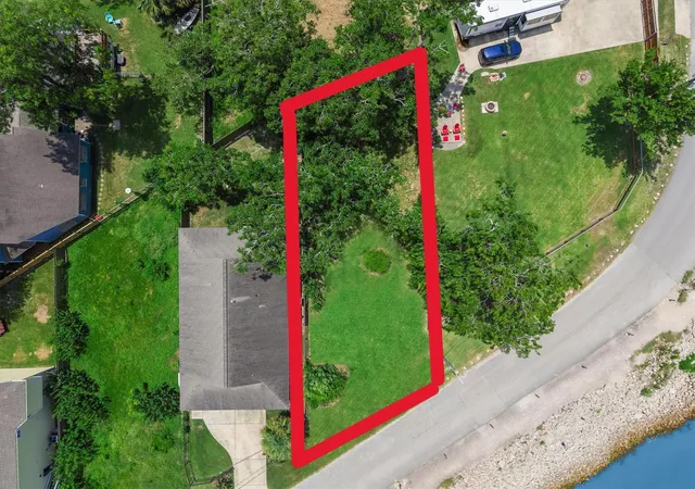 2nd image of 4306 Boulevard St, Bacliff, TX 77518 | MLS# 69811952