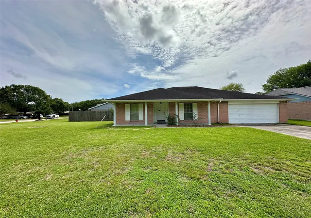Homes for sale in League City, TX | 215 Old Oaks St, League City, TX 77573 | MLS# 6704638