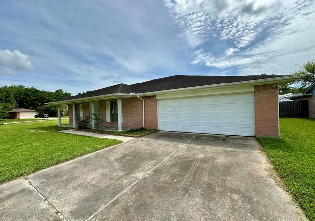 Homes for sale in League City, TX | 215 Old Oaks St, League City, TX 77573 | MLS# 6704638