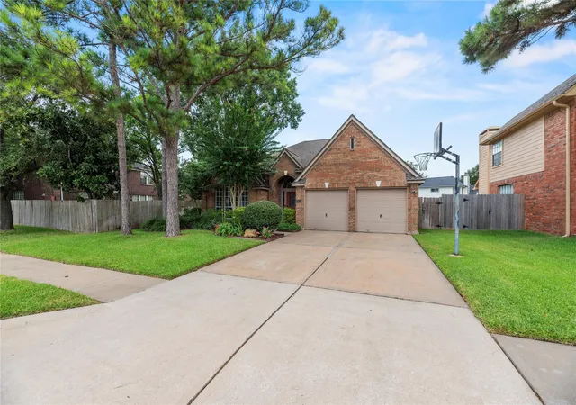 Photo 3 of Single family home for sale at 7511 Almond Springs Dr, Houston, TX 77095 | MLS# 69512335 | Listing updated on 2026-09-18