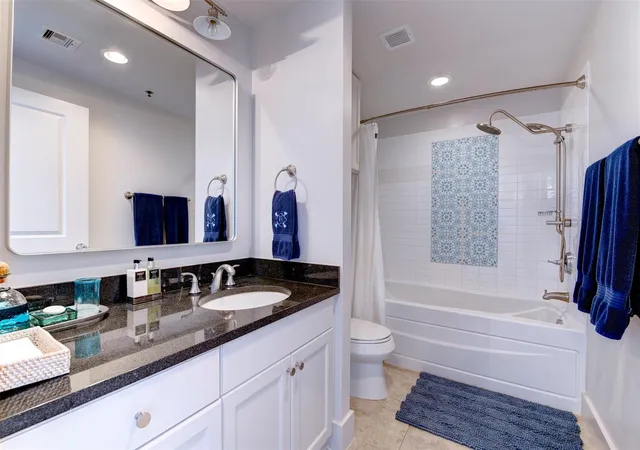 Photo 4 of Condo for sale at 801 E Beach Dr #BC1912, Galveston, TX 77550 | MLS# 83788768 | Listing updated on 2026-09-20