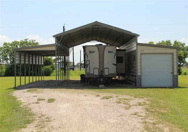 5th image of 264 Haddock Dr, Palacios, TX 77465 | MLS# 86745697