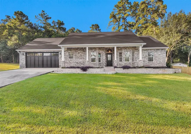 Photo 2 of Single family home for sale at 1187 Oak Ln, Montgomery, TX 77316 | MLS# 4177422 | Listing updated on 2026-09-13