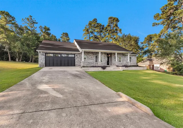 Photo 2 of Single family home for sale at 1187 Oak Ln, Montgomery, TX 77316 | MLS# 4177422 | Listing updated on 2026-09-13