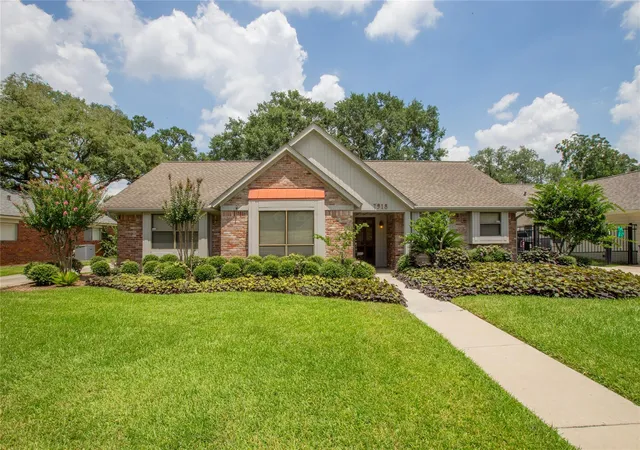 Photo 1 of Single family home for sale at 7918 Fairdale Ln, Houston, TX 77063 | MLS# 21695000 | Listing updated on 2026-08-21
