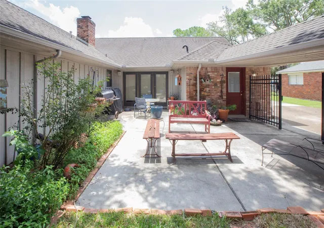 Photo 3 of Single family home for sale at 7918 Fairdale Ln, Houston, TX 77063 | MLS# 21695000 | Listing updated on 2026-08-21
