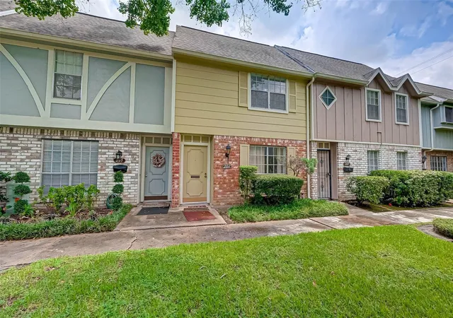 1st image of 8101 Amelia Rd #206, Houston, TX 77055 | MLS# 22040389