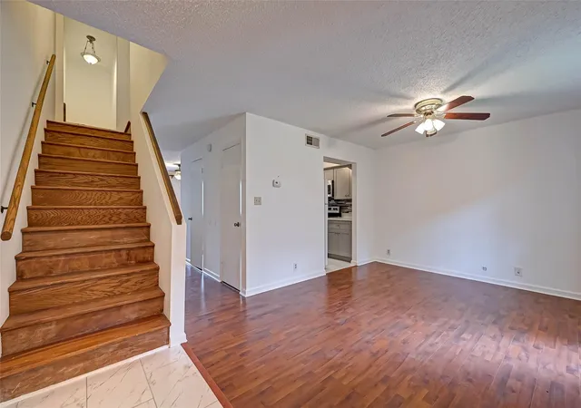 5th image of 8101 Amelia Rd #206, Houston, TX 77055 | MLS# 22040389