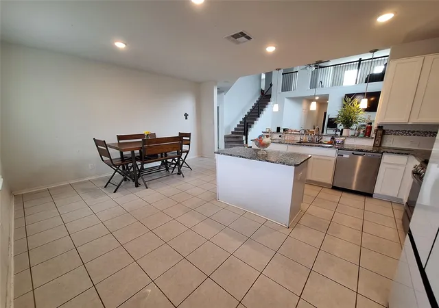 Photo 4 of Single family home for sale at 422 Barren Oak Ln, Crosby, TX 77532 | MLS# 55071788 | Listing updated on 2026-03-24