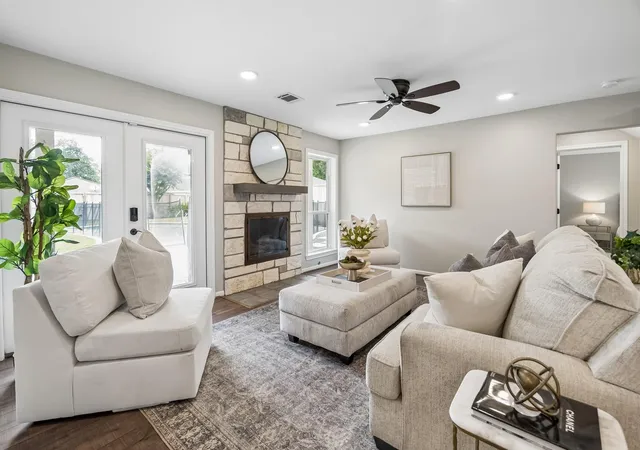 Photo 3 of Single family home for sale at 1022 Martin St, Houston, TX 77018 | MLS# 92362461 | Listing updated on 2026-09-19