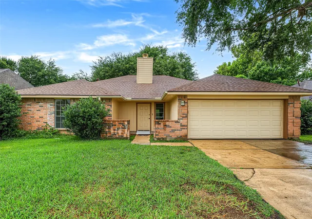 1st image of 15818 Castorglen Dr, Webster, TX 77598 | MLS# 62717765