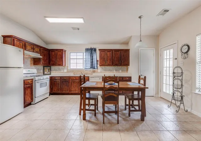 4th image of 21211 Arcadia Park Ln, Humble, TX 77338 | MLS# 9784025
