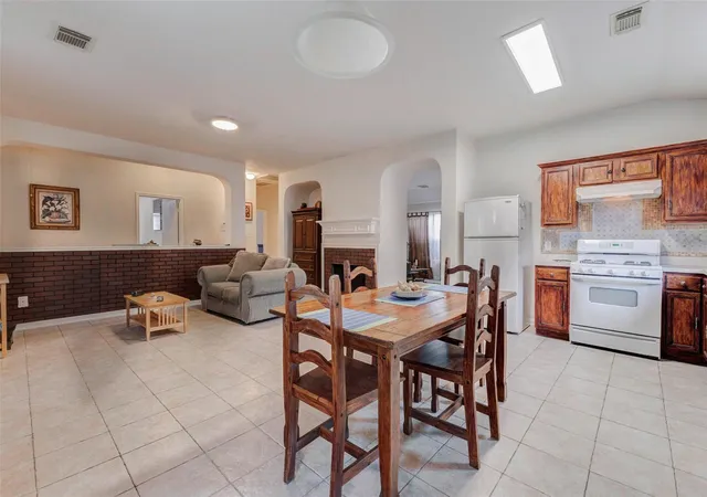 5th image of 21211 Arcadia Park Ln, Humble, TX 77338 | MLS# 9784025