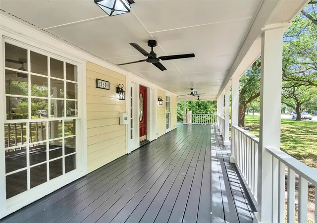 3rd image of 230 9Th Ave, Texas City, TX 77590 | MLS# 50159456