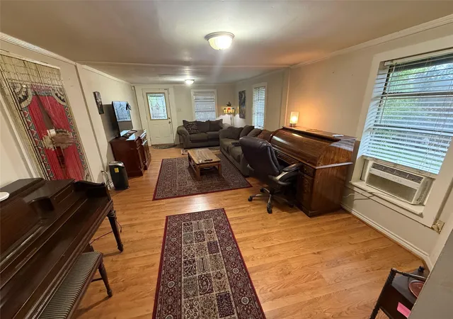 image of 4218 Terry St, Houston, TX 77009 | MLS# 54288345