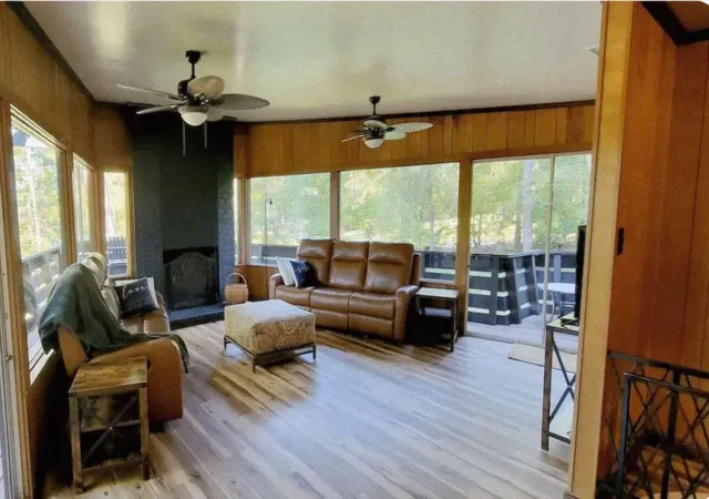 5th image of 862 Lakeshore Dr, Brookeland, TX 75931 | MLS# 9179597