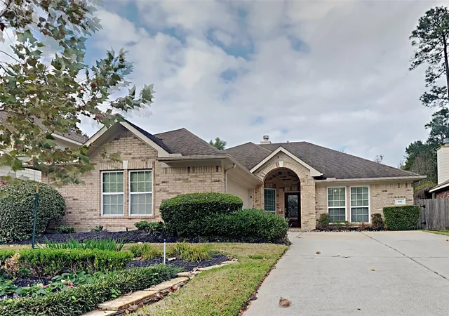Photo 1 of Single family home for sale at 155 S Queenscliff Cir, Spring, TX 77382 | MLS# 5055355 | Listing updated on 2026-07-31