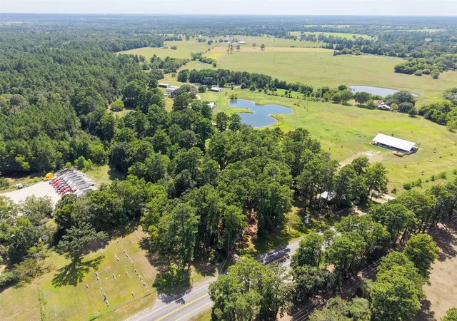 Photo 3 of Single family home for sale at 188 State Hwy 150, New Waverly, TX 77358 | MLS# 3615974 | Listing updated on 2026-09-16