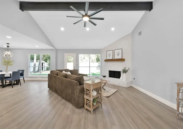2nd image of 146 W Woodstock Circle Dr, Spring, TX 77381 | MLS# 40332970