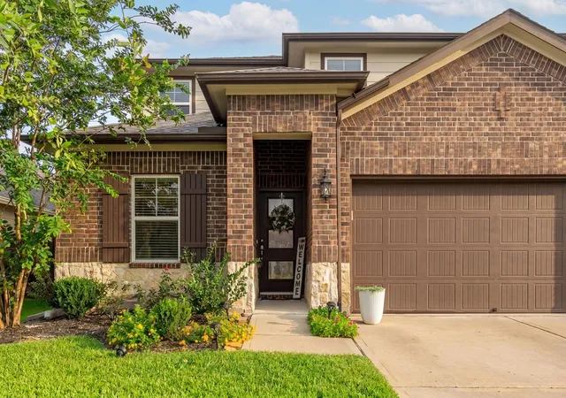 Photo 3 of Single family home for sale at 12820 S Winding Pines Dr, Tomball, TX 77375 | MLS# 93799914 | Listing updated on 2026-10-03