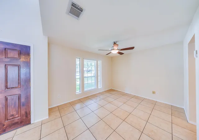 5th image of 18426 Stark Point Ct, Humble, TX 77346 | MLS# 2822180