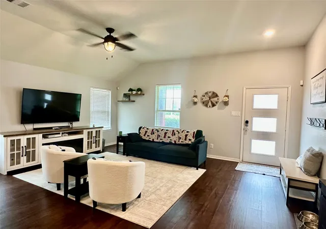 2nd image of 15703 Harding Bend Dr, Humble, TX 77346 | MLS# 34343373