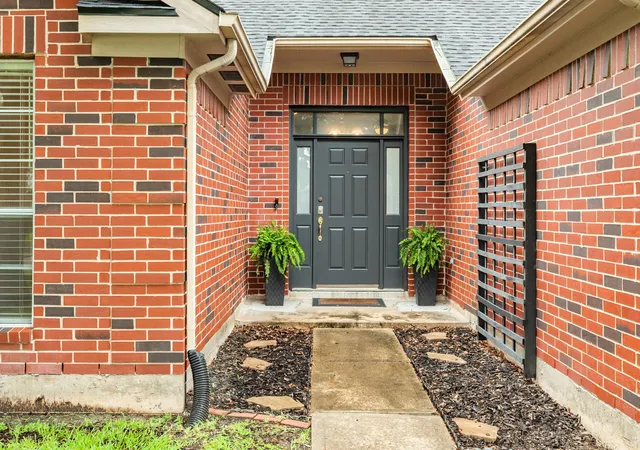 4th image of 205 Mango St, Lake Jackson, TX 77566 | MLS# 86082802