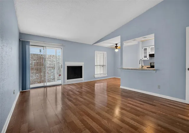 1st image of 700 Thicket Ln #304, Houston, TX 77079 | MLS# 47025133