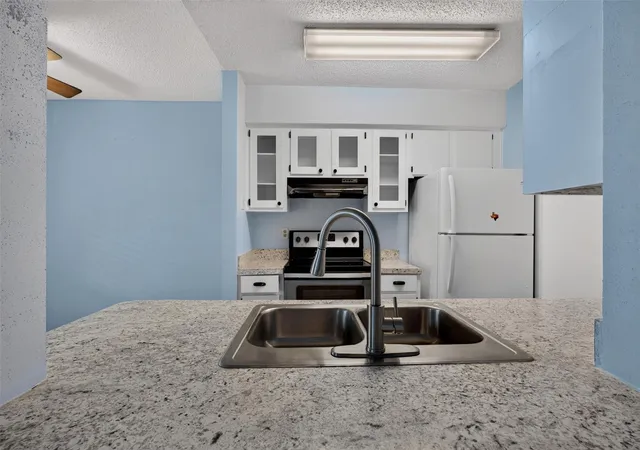 3rd image of 700 Thicket Ln #304, Houston, TX 77079 | MLS# 47025133