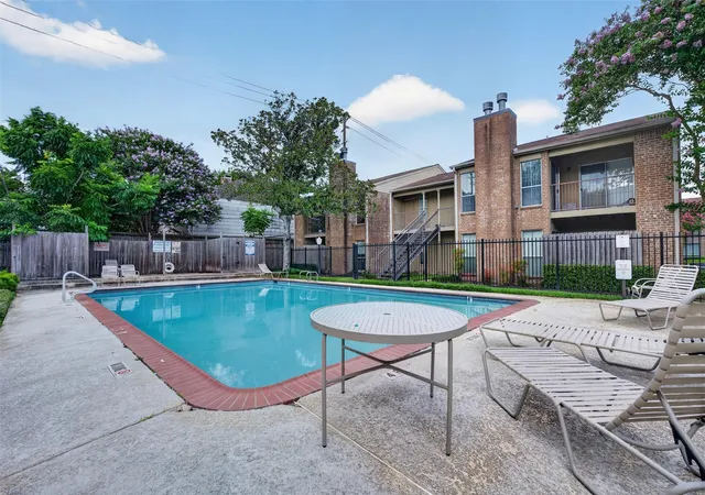 5th image of 700 Thicket Ln #304, Houston, TX 77079 | MLS# 47025133