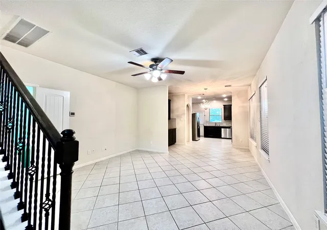 Photo 3 of Single family home for sale at 1907 Sophia Dr, Houston, TX 77090 | MLS# 18458599 | Listing updated on 2026-09-03