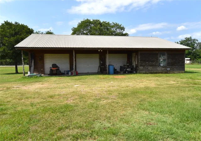 Homes for sale in Hallettsville, TX | 13337 Us Hwy 90A E, Hallettsville, TX 77964 | MLS# 44688126