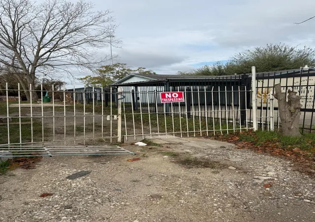 4th image of 5113 Hirsch Rd, Houston, TX 77026 | MLS# 36656624