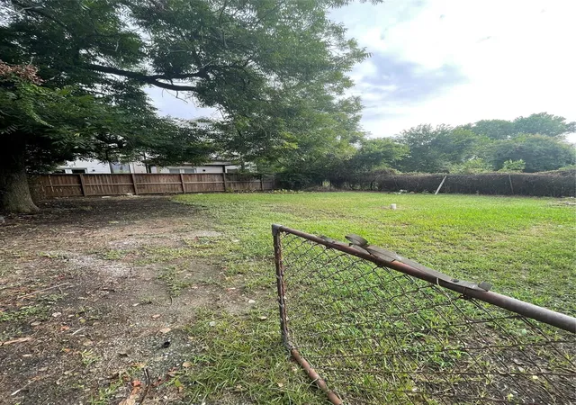 3rd image of 4502 Providence St, Houston, TX 77020 | MLS# 19477373