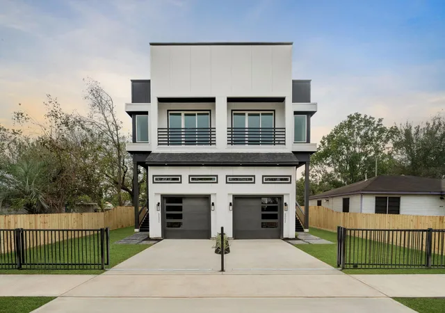 Photo 1 of Multi family home for sale at 4931 Rue St, Houston, TX 77033 | MLS# 11299798 | Listing updated on 2026-06-20