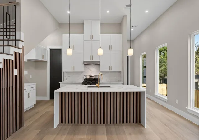 Photo 3 of Multi family home for sale at 4931 Rue St, Houston, TX 77033 | MLS# 11299798 | Listing updated on 2026-06-20