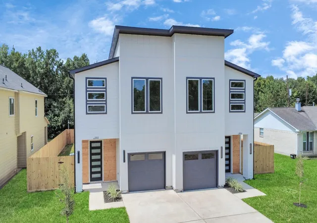 Photo 3 of Multi family home for sale at 5218 Higgins St #A/B, Houston, TX 77033 | MLS# 39902811 | Listing updated on 2026-07-09