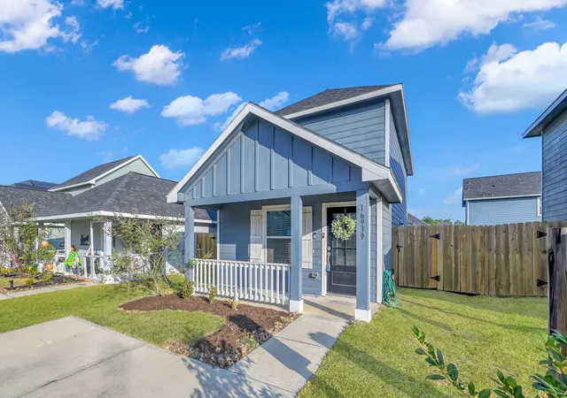 Photo 1 of Single family home for sale at 16939 Marie Village Dr, Conroe, TX 77306 | MLS# 92329506 | Listing updated on 2026-08-13