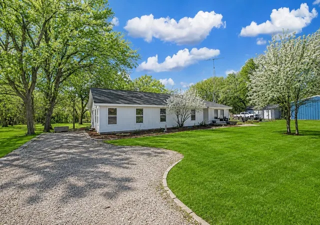 2nd image of 1835 Fort Graham Rd, Waco, TX 76705 | MLS# 10893951