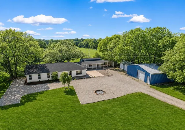 3rd image of 1835 Fort Graham Rd, Waco, TX 76705 | MLS# 10893951