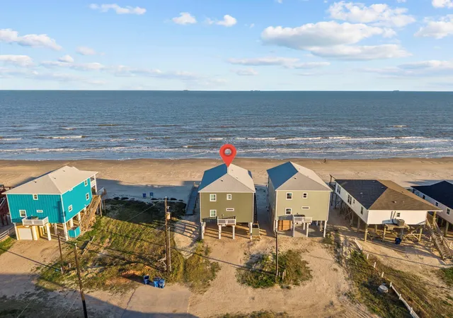 Photo 3 of Single family home for sale at 103 W Palm St, Surfside Beach, TX 77541 | MLS# 10438023 | Listing updated on 2026-05-26