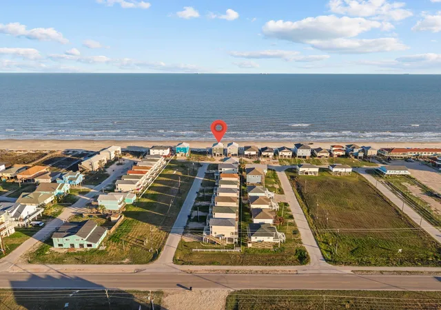 Photo 4 of Single family home for sale at 103 W Palm St, Surfside Beach, TX 77541 | MLS# 10438023 | Listing updated on 2026-05-26