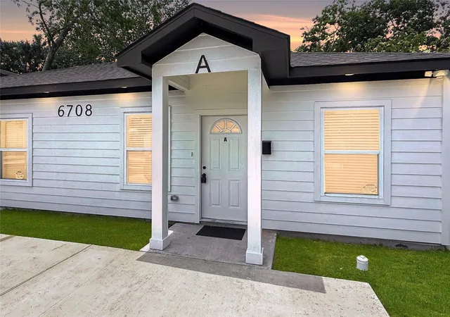 Photo 3 of Multi family home for sale at 6708 Conley St, Houston, TX 77021 | MLS# 74256903 | Listing updated on 2026-08-18