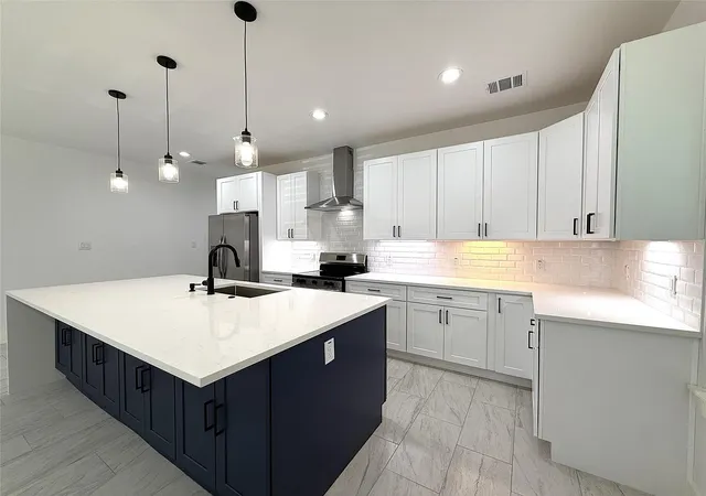 Photo 4 of Multi family home for sale at 6708 Conley St, Houston, TX 77021 | MLS# 74256903 | Listing updated on 2026-08-18